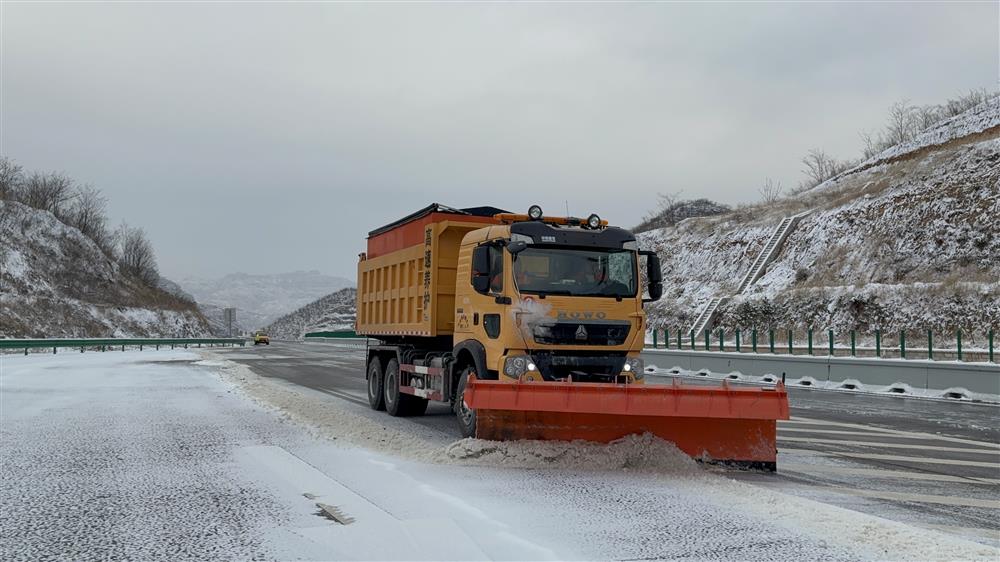 ���﹤��ѩ��Ѹ���ж�����ѩ��������ȫ